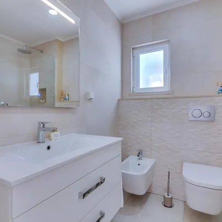 Villa Andorra, Private Pool Next To Golf Vilamoura