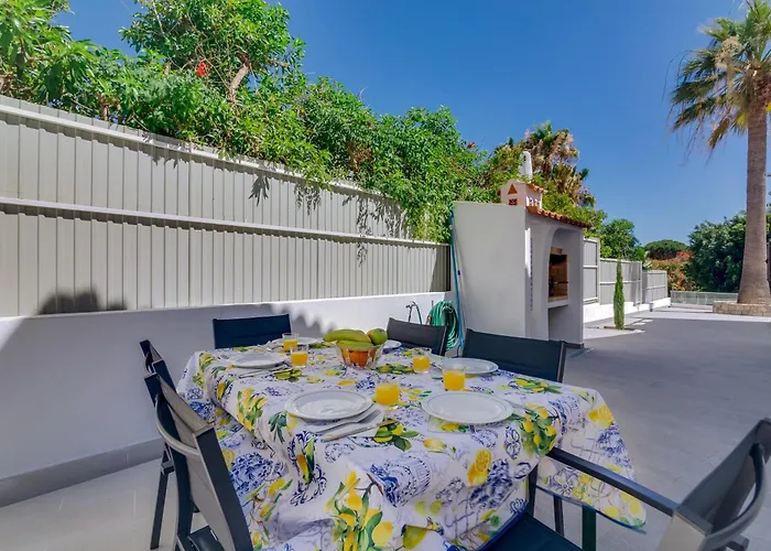 Villa Andorra, Private Pool Next To Golf Vilamoura