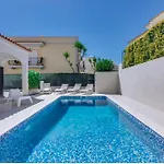 Andorra, Private Pool Next To Golf וילה *